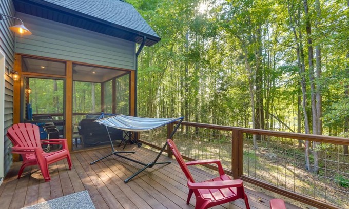 Manson House | Lovely Kerr Lake House with Private Dock!