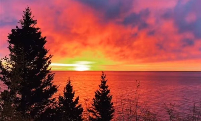 Tofte House | Lovely Lake Superior Waterfront Townhome, Tofte, North Shore of MN.