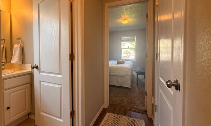 Caldwell Apartment | Lovely Linda`s- home away from home in Caldwell