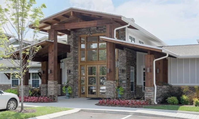 Murfreesboro Apartment | Lovely one bedroom apartment - w/ modern amenities.