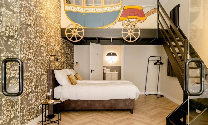 Tilburg Apartment | Lovely "royal" home, for 2 adults + 2 extra beds.