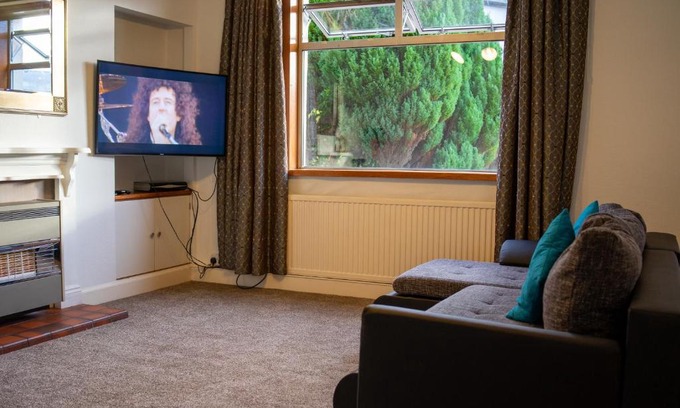 Dumfries Apartment | Lovely self-catering apartment in city centre