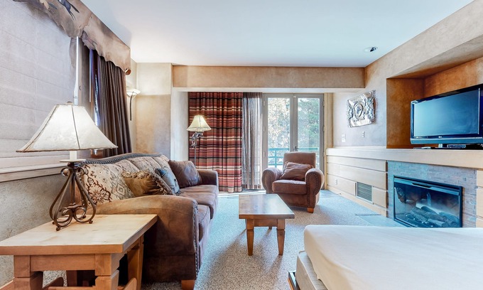 Big Sky Condo | Lovely ski-in/ski-out resort home w/shared pool, hot tub, sauna, fitness center