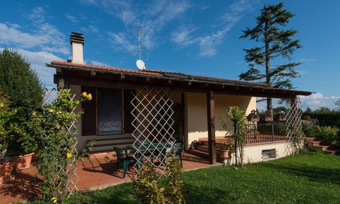 Colle di Val d'Elsa House | Lovely small villa in Colle Val Elsa,central Tuscany,private pool,garden,Wi-Fi,