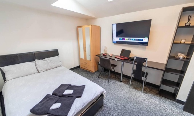 Selly Oak Apartment | Lovely Studio 10 mins from City for Short term