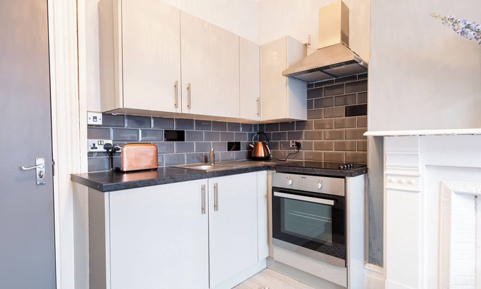 Bristol Apartment | Lovely Studio in Bristol