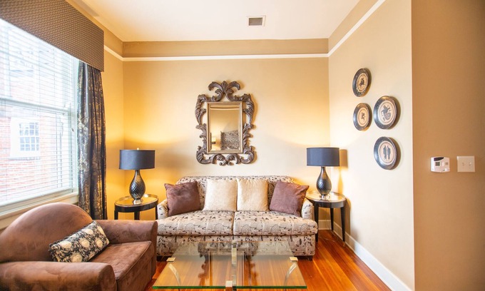 Durham Apartment | Lovely studio walking distance to Duke