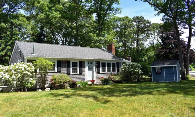 Dennis Port House | Lovely three bedroom home with access to Swan Pond