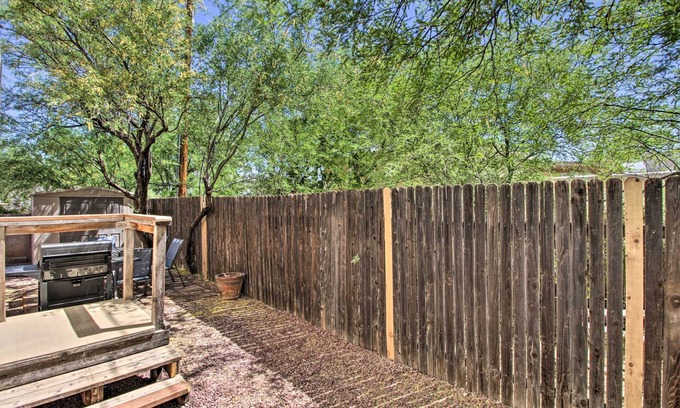 Vista Del Monte Cottage | Lovely Tucson Casita w/Gas Grill + Mtn Views