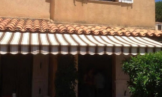 La Croix-Valmer Villa | Lovely vacation home with small garden, swimming pool and sea view.