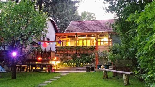 Szeged House | Lovely vacation house at river Tisza , Hangulatos nyaraló a szegedi Tisza - Maros toroknál