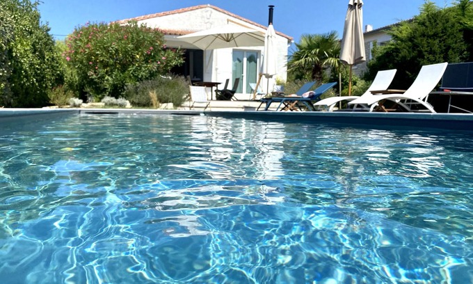 La Bree-les-Bains Villa | Lovely villa with heated pool 450 m from the beach!