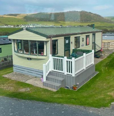 Aberystwyth Ski Chalet | Lovley Sea Viev 2 Bedroom Caravan in Clarach Bay