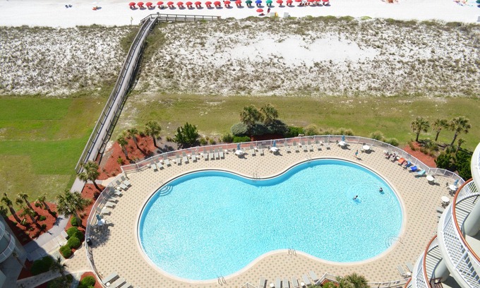Navarre Beach Condo | LOW RATES for 2024! 10% Discount for 7 nights! COMPLIMENTARY Beachfront service