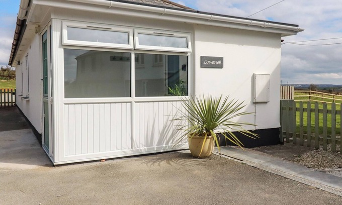 Pendoggett Cottage | LOWENEK, pet friendly, with open fire in Port Isaac