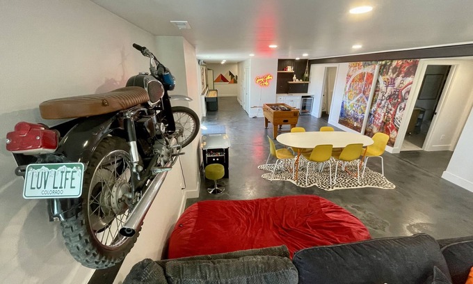 Chaffee Park House | Lrg Home + Caboose add on option + Sleeps 20 + Hot Tub + Backyard Oasis
