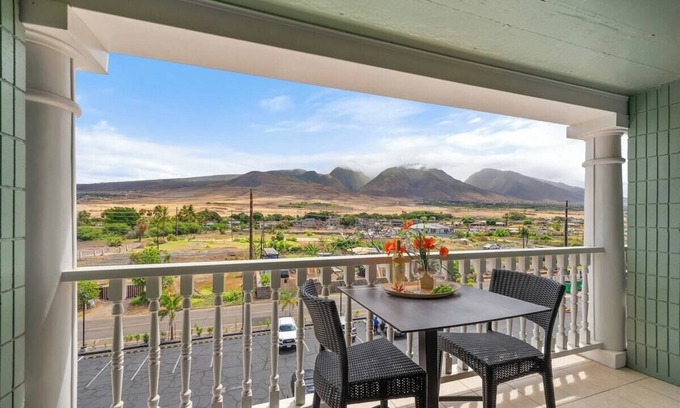 Historic Lahaina Front Street Condo | LS 418 Studio Near Beach, Pool & Relaxing Hot Tub