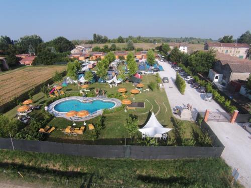 Bondeno Resort | Lucciole Nella Nebbia