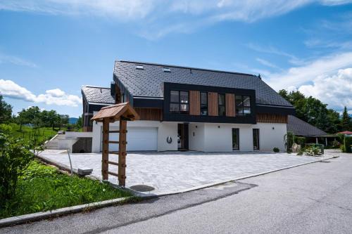 Zasip Apartment | LUCKA BLED quiet location, free bikes, big garden, doctor
