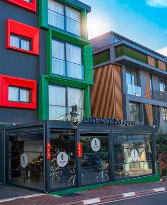 Eski Lara Hotel | Lucky Monkey Midi Hotel