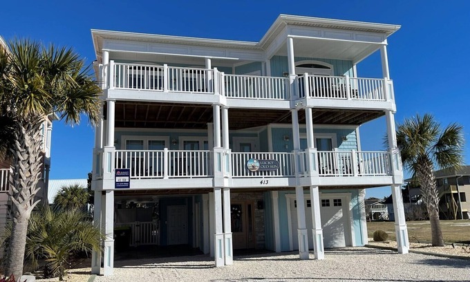 Sunset Beach House | Lucky Old Sun - Sunset Properties