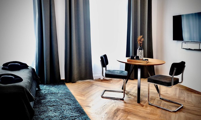 Nepszinhaz negyed Apartment | Lujza B Studio 42