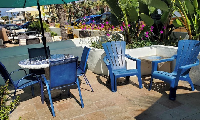 Mission Beach Condo | Luna Azul, only steps to Mission Beach! Free Wireless Internet/NO SMOKING