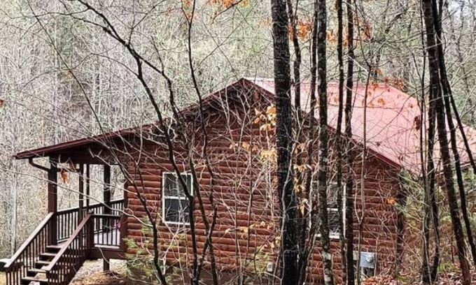 Marble Cabin | Luna's Creekside Retreat - Murphy NC