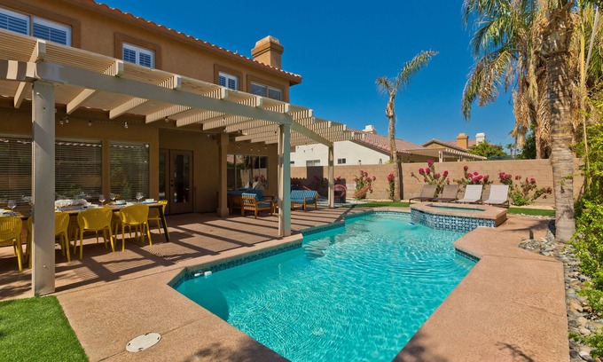 Indio House | Lush Desert Living - Walking distance to Coachella