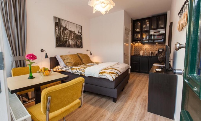 Oranjebuurt Bed & Breakfast | Lutje Kerklaan