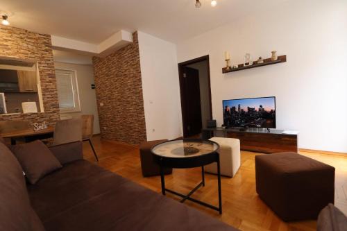 Kragujevac Apartment | Lux Apartment Rose 2 60m2
