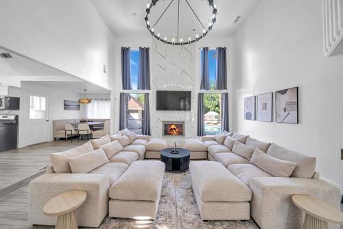 Klein House | Lux Family Stay with Heated Pool, Spa, Theater, Game Room