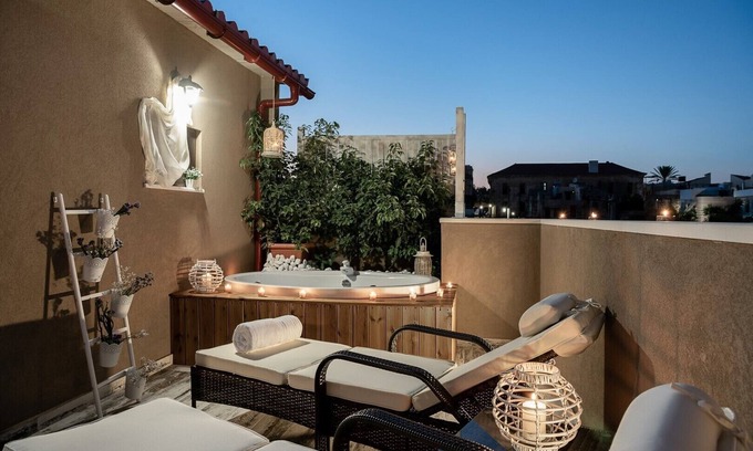 Old Town House | Lux house★Roof top with Jacuzzi★Chania Old Port ★Walking distance to all