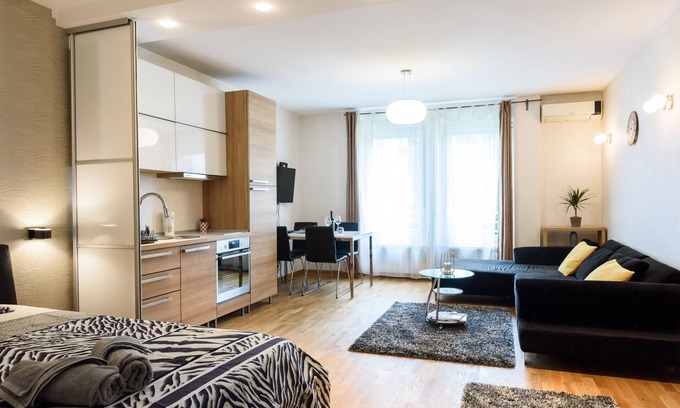 Stari Grad Apartment | Lux MONA APARTMENT in the city center