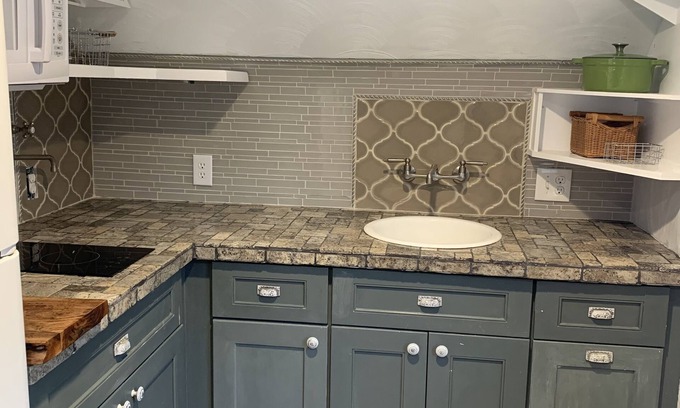 Norfolk Condo | Lux Suite w CAT 5 centrally located near town center, beaches and colleges
