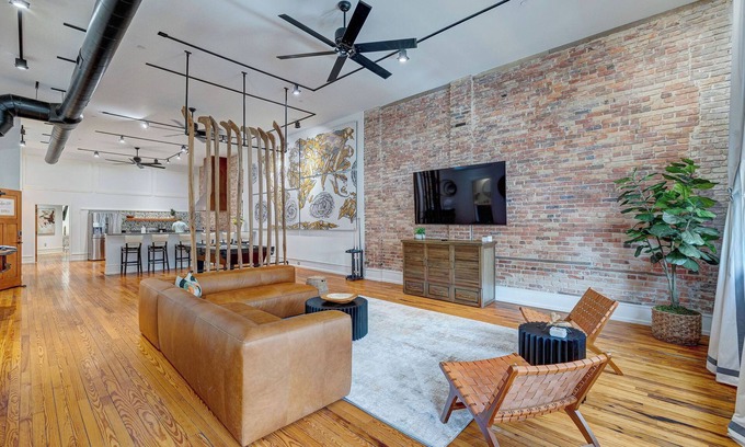 Wilmington Historic District Apartment | Luxe 220, Unit 3 - Pool Table & City View Penthouse, Managed by BlueStar Real Es