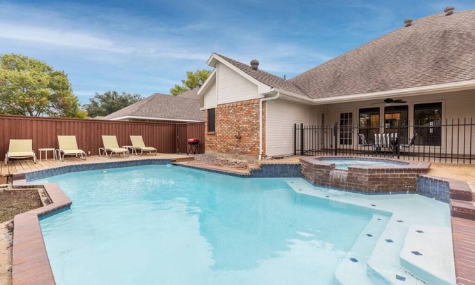 Carriage Hill House | LUXE 4/3 Home w/Pool & Hot Tub