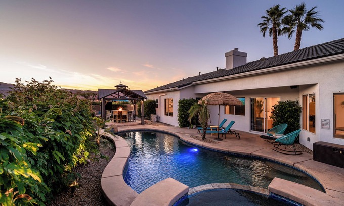 Palm Springs House | Luxe 5br Cali Palms Oasis only 5 min to Desert Horse Park, Music Festivals, PGA