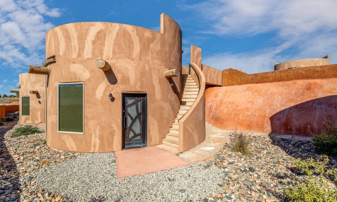 Virgin RV Rental | Luxe Cliff Dwelling Perfect for Romantic Getaway