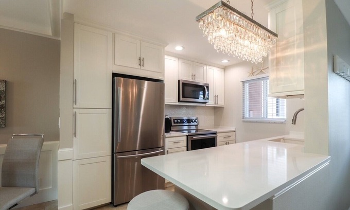 Siesta Key Condo | Luxe Coastal with beach view