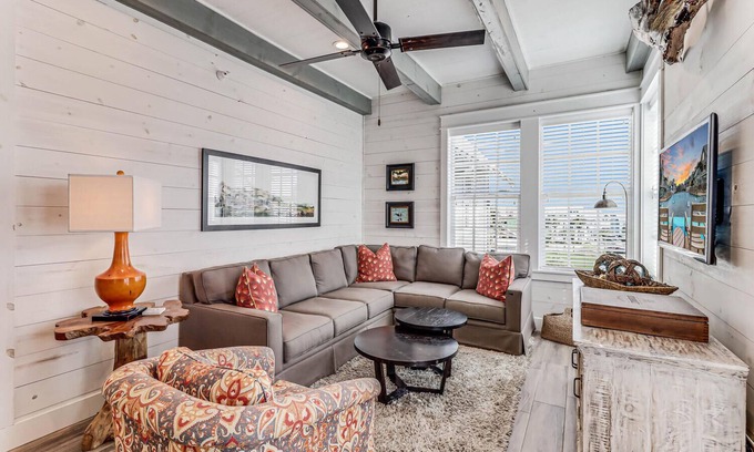 Cinnamon Shore Condo | Luxe Condo@Cinnamon Shore w/Gulf Peeks & Access to Countless Amenties!