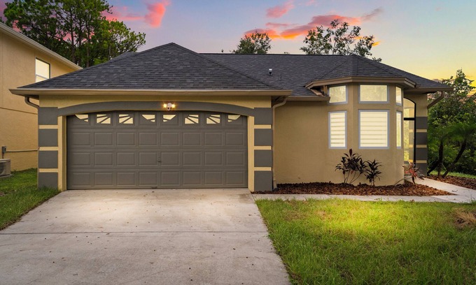 West Kissimmee Villa | Luxe Hideaway 3BR/2BA Full Privacy/Pool/Backyard