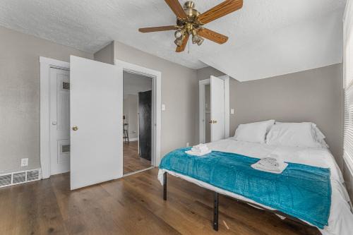 Detroit - Shoreway Apartment | Luxe Mattresses Pet Friendly Free Prkng WiFi