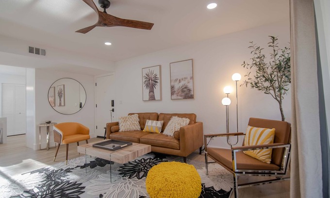 Lake Forest Condo | Luxe Mid Century Modern 2/BED *HIGHLY UPGRADED*