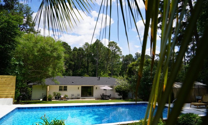 Augusta House | Luxe Villa ~ Relax, Unwind & Enjoy!
