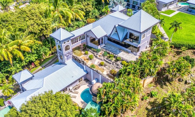 Nosara Resort | 𝑳𝒖𝒙𝒆 » Weddings » Retreats » Pool » Pickleball » Gym » 24-7 Security » Gated