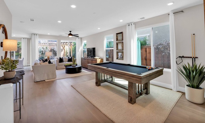 Brentwood House | LuxeAM2: Modern 4BR, Brand New, Pool Table LUXURY