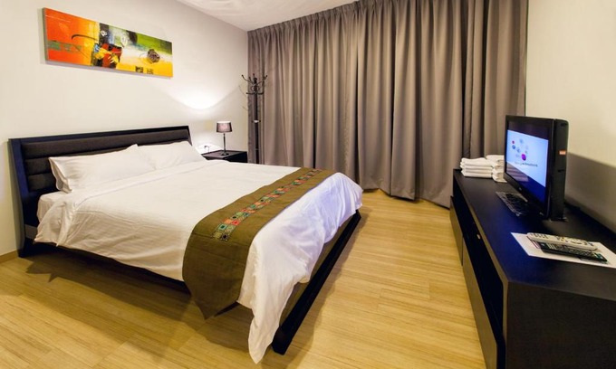 Tanjung Bungah Apartment | Luxfort 118 Service Suites