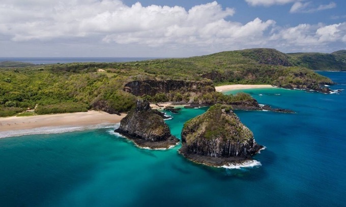 Floresta Velha House | LuxoBrasil #NR01 Yellow House Fernando de Noronha Seasonal Rent