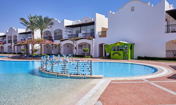 Dahab Hotel | Luxurious Room with 2 Swimming Pools & Hot Tub Near Stunning Dahab Beach